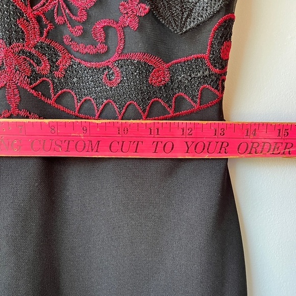 🏷️ 2/$20 Greylin Black and Red Embroidered Illusion Neckline Cocktail Dress - Picture 8 of 12